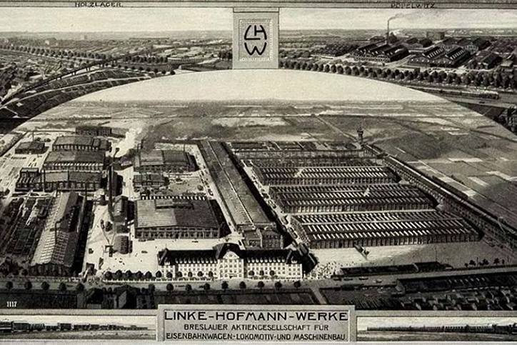 Czarno-białe zdjęcie fabryki